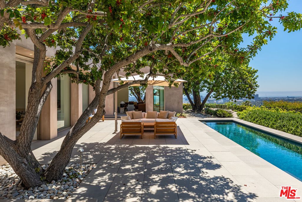 1016 N Hillcrest Rd, Beverly Hills, CA - More