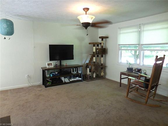 4th image of 1059 Kevin Dr