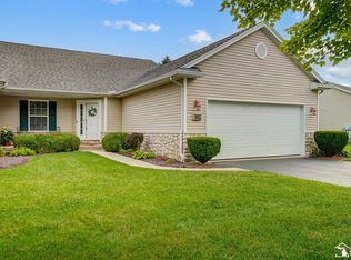 6492 Black Diamond Ln, Lambertville, MI 48144