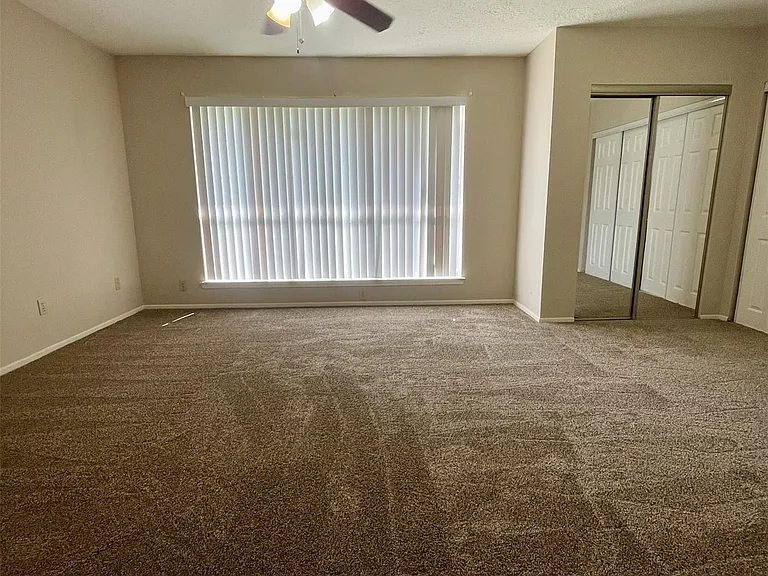 2126 Collingsfield Dr — Photo 15
