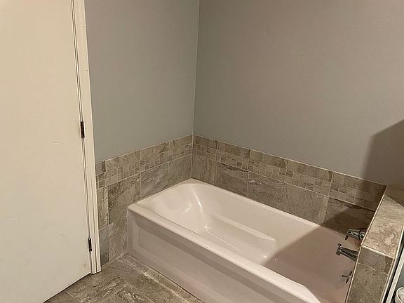 4th image of 26586 Grand Ave