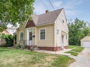 339 20th St NW, Cedar Rapids, IA 52405