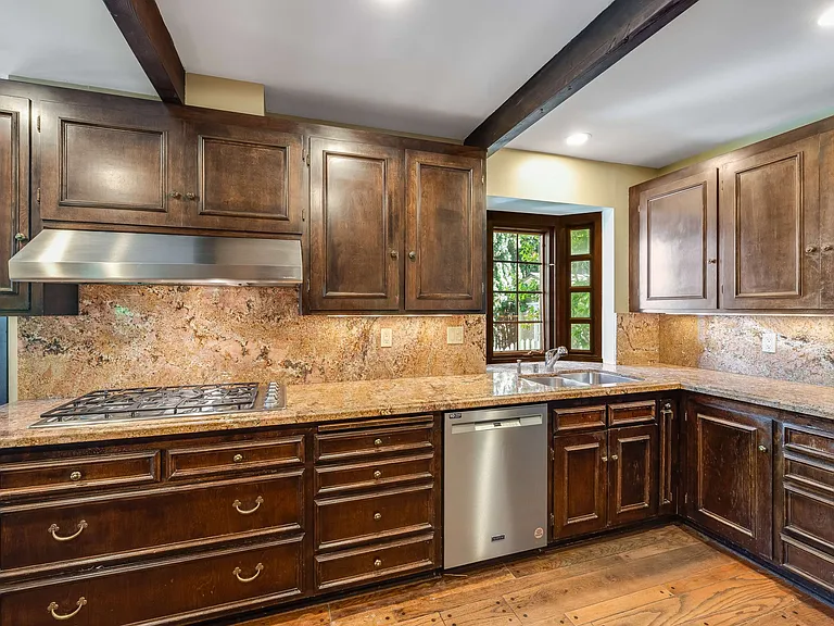 1434 Fernwood Dr — Photo 15