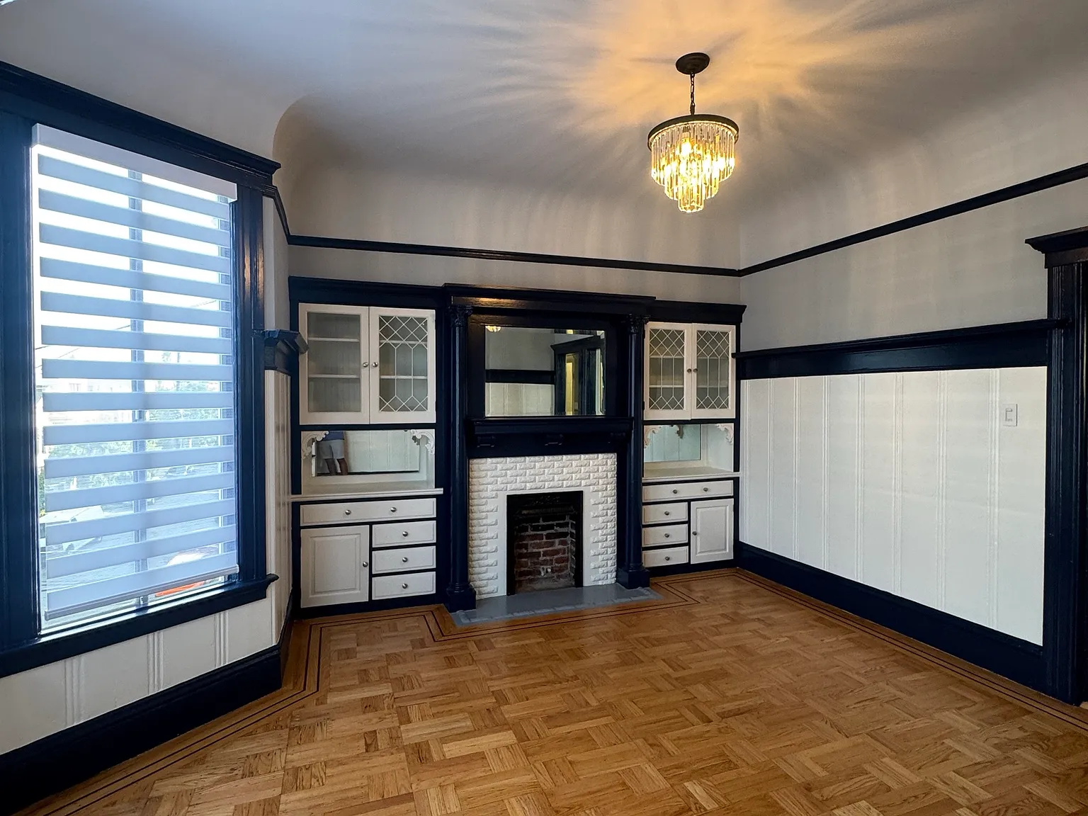 3 bed, 1400 sqft, $7,350 — Photo 1