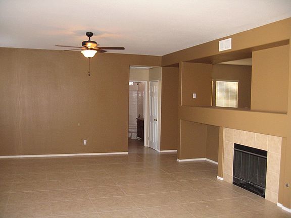 5th image of 26896 Nucia Dr