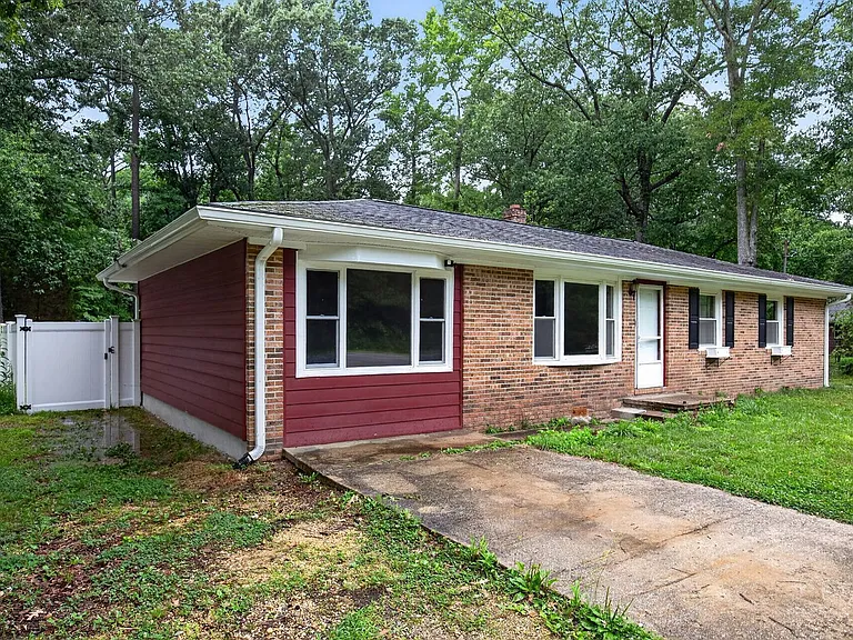 21465 Indian Bridge Rd — Photo 2