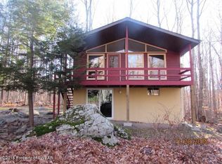 2113 Lehigh Dr, Pocono Lake, PA 18347