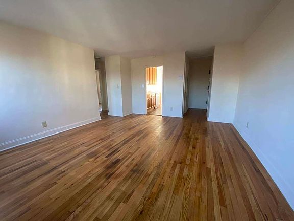 5th image of 20-51 Crescent St #B3