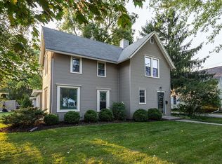 143 Maple Ave, Hartland, WI 53029