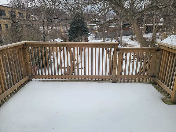 5th image of 141 Coxwell Ave