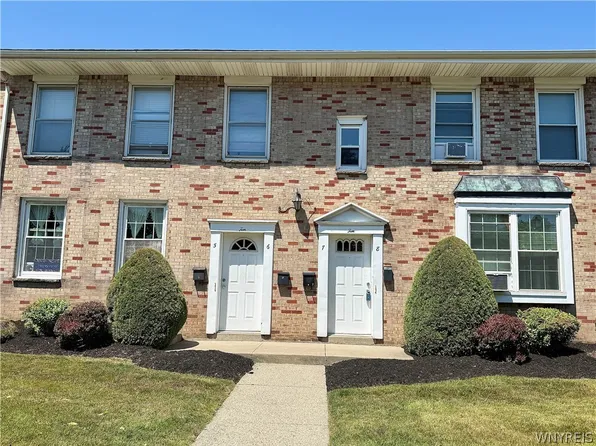 10 Wayne Ter APT 8, Cheektowaga, NY 14225
