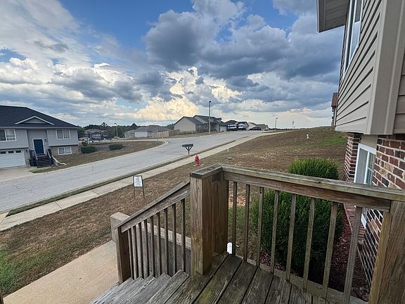 3rd image of 121 Kale Ct