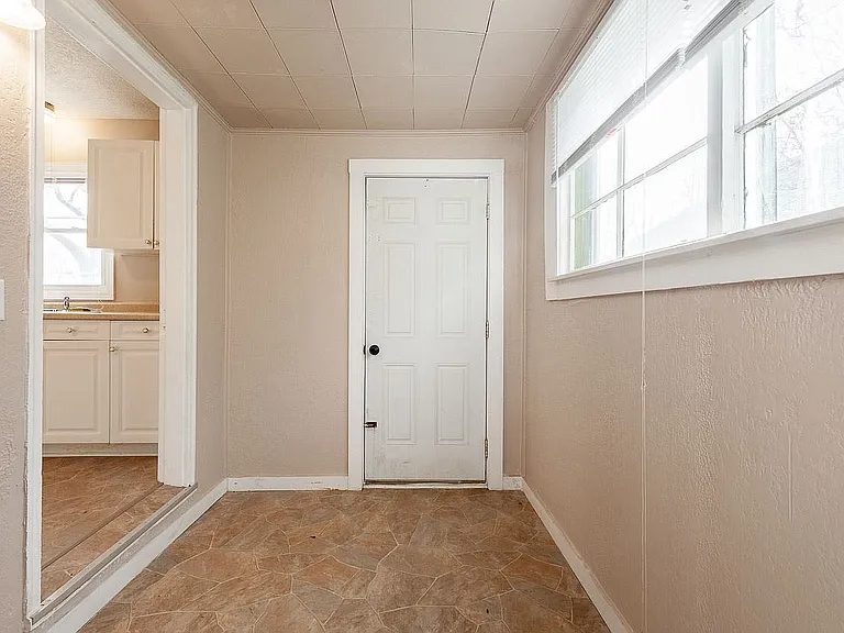 2301 S Milton Dr — Photo 9