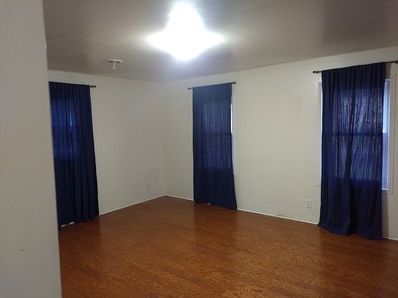 3rd image of 1709 N Valley Ave