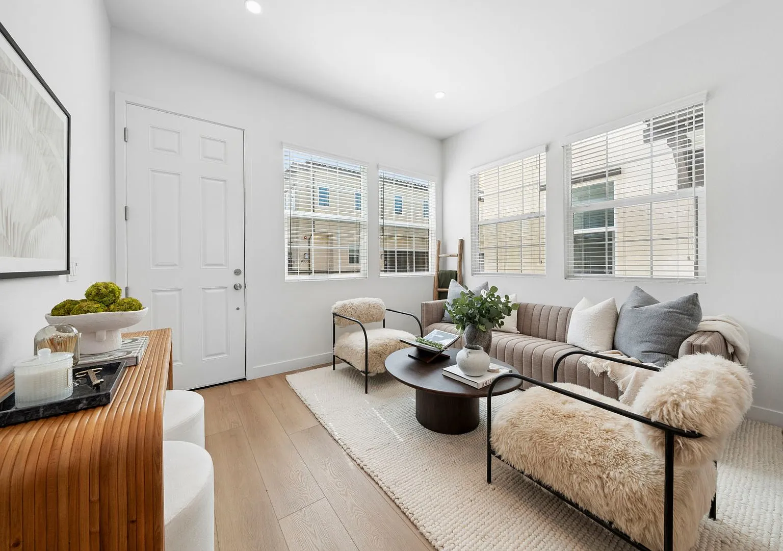 374 Hamilton St — Photo 3
