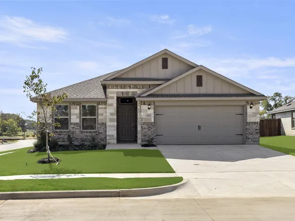 1421 Coventry Dr, Aubrey, TX 76227