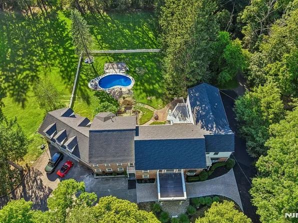 1050 Ramapo Valley Rd, Mahwah, NJ 07430
