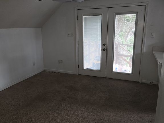 3rd image of 4602 Willow St #2
