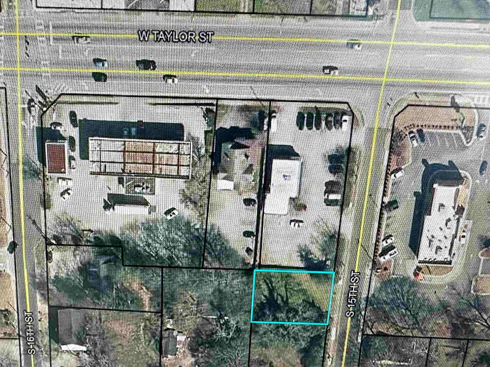 1st image of 221 S 15th St