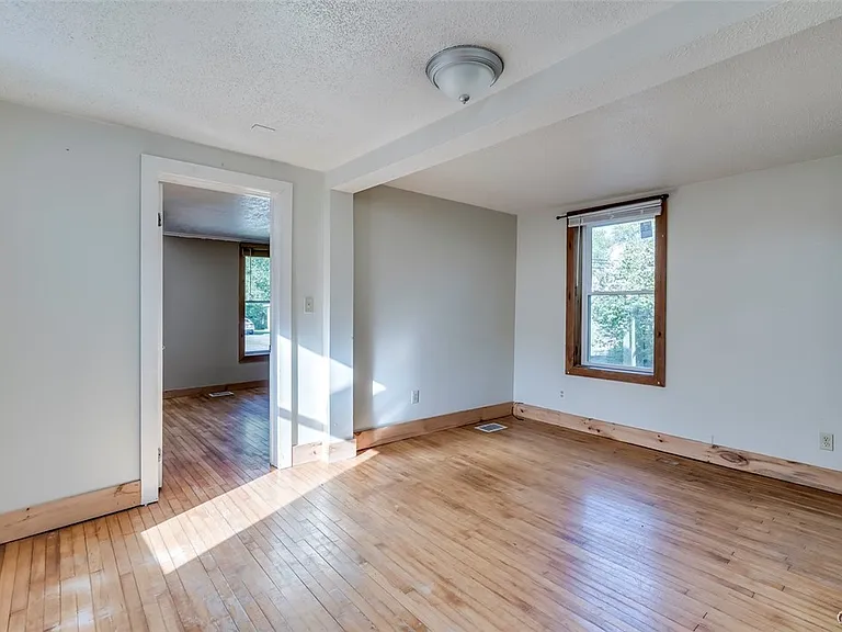 544 S Mechanic St — Photo 19