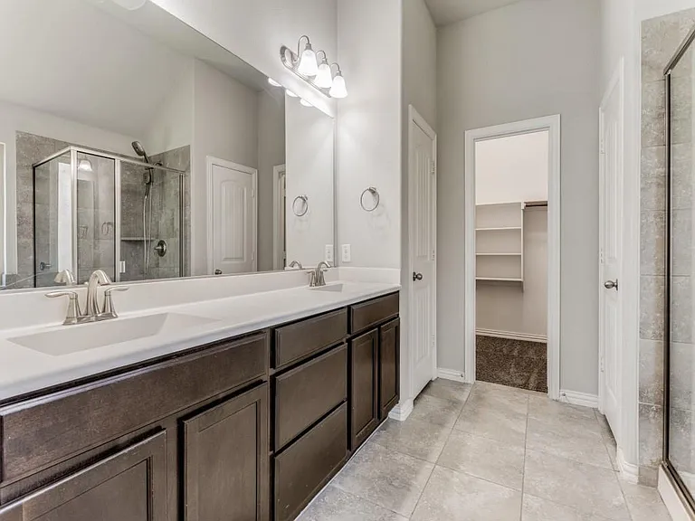 258 Churchill Dr — Photo 6