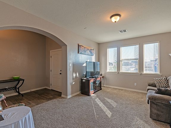 5th image of 981 Pellegrino Ave