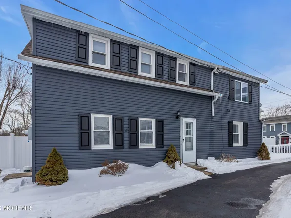 12 Main St #B, Englishtown, NJ 07726