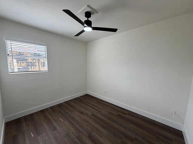 110 NE Monroe Cir N #4 — Photo 8