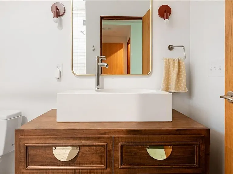 515 Claire Dr — Photo 41