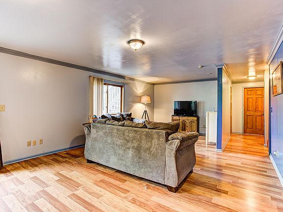 5th image of 17211 Wolfram St NW