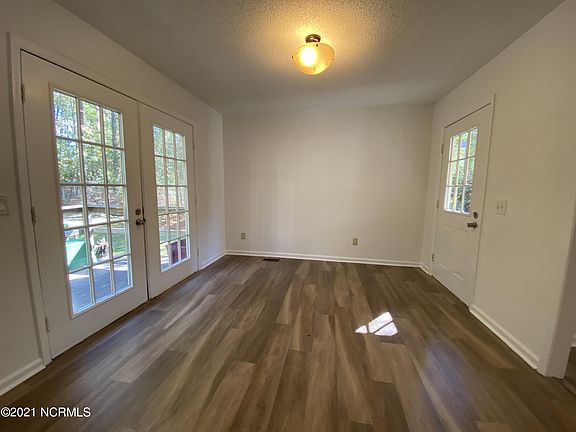 5th image of 113 Chapel Greens Pl