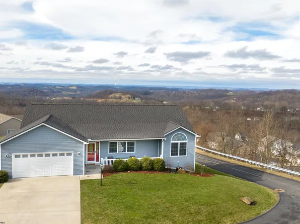 2 Zackquill Ct, Morgantown, WV 26508