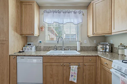 Spacious 3-Bedroom Townhouses in a Gated Community located in Rancho Cordova, CA Photo 1