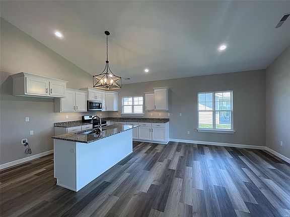 3rd image of 7525 Clarence Ct