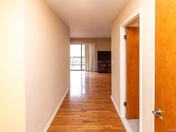 4th image of 113 Village Road #B