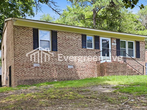 2nd image of 604 Parkwood Dr