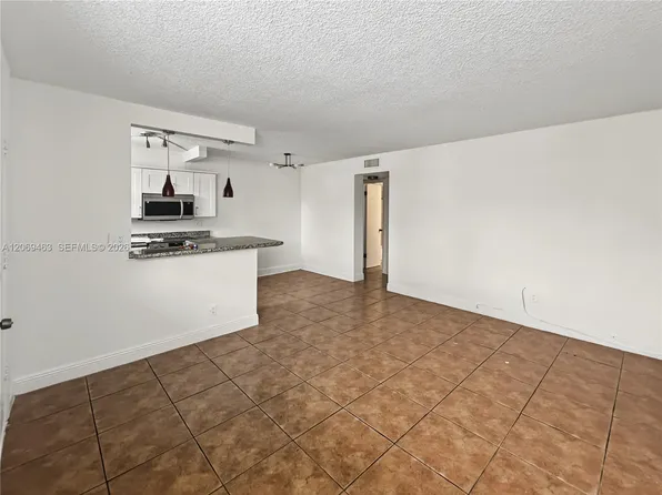 1801 S Treasure Dr APT 112, North Bay Village, FL 33141
