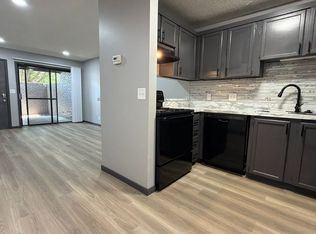 1121 N 28th St Unit 6, Lincoln, NE 68503