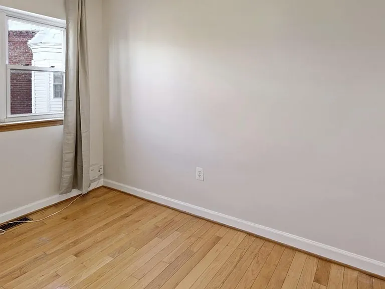 541 Florida Ave NW — Photo 18