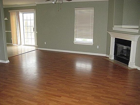 3rd image of 916 Oak Crossing Dr