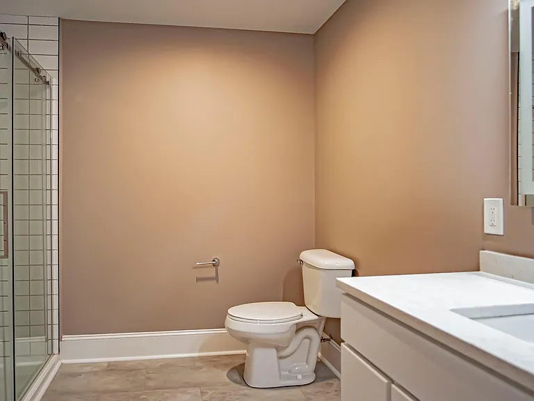 151 E Eagle St — Photo 28