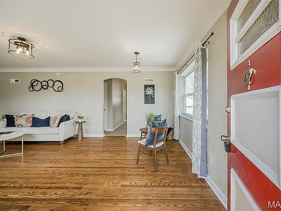 3rd image of 931 Prigge Rd