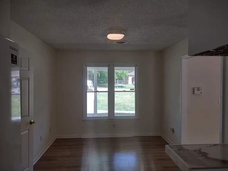 643 Folkstone Rd — Photo 8