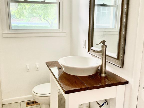 Bathroom #2 with shower/tub combo
