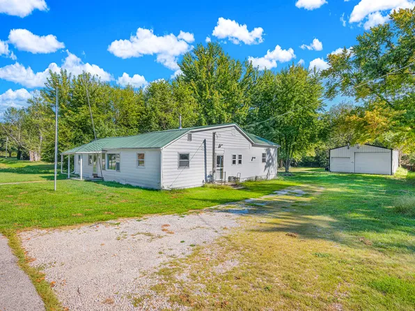 207 E North St, Heyworth, IL 61745