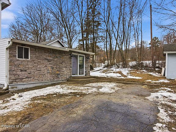 5th image of 225 Ebervale Rd