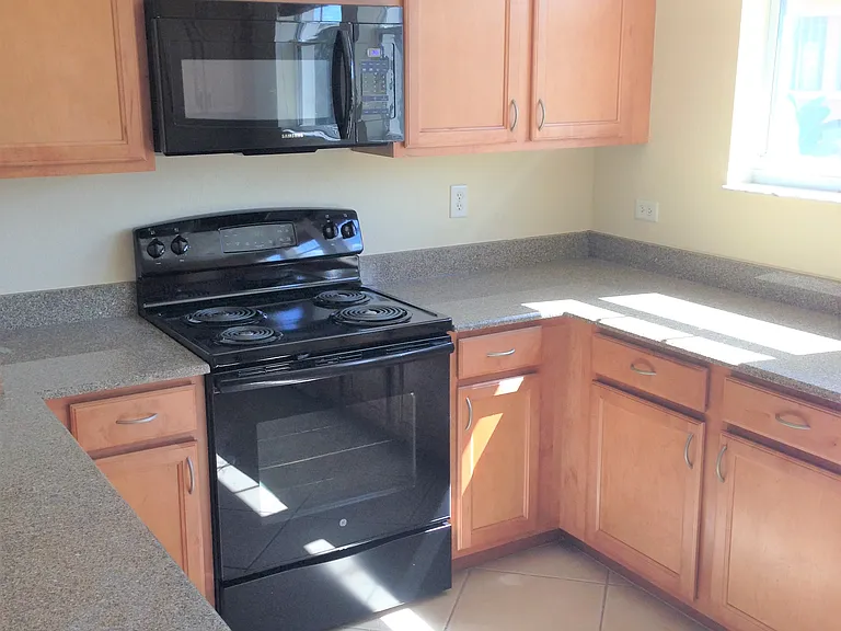 690 Amador Ln #2 — Photo 14