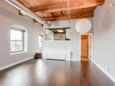 609 Central St APT 1209, Kansas City, MO, 64105