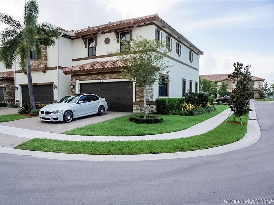 1st image of 9571 S Town Parc Cir S