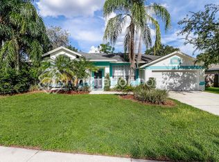 1902 River Crossing Dr, Valrico, FL 33596